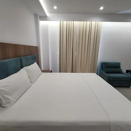 Prestige Hotel 3*