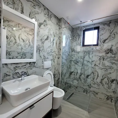 Prestige Отель Ксамил